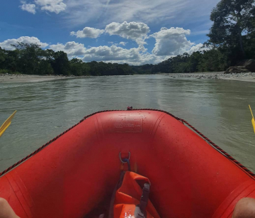 Rafting en el cañón del Río Güejar, cascadas, parrando llanero