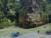 Plan rafting y cascadas en el Río Güejar, 2 días y 1 noche