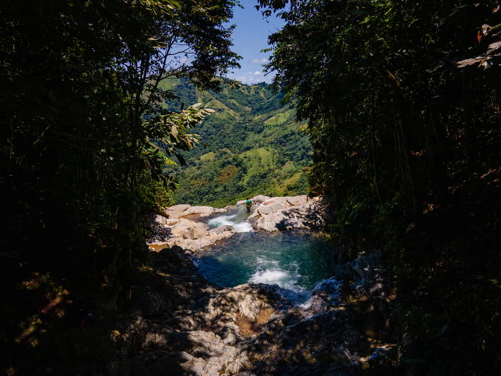 Tour de 4 días en Caquetá: Cueva, río, cascada y aventura