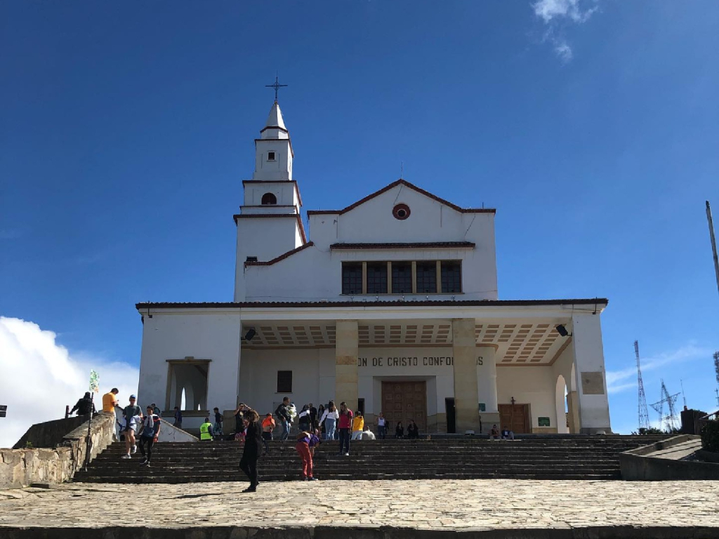 Tour a Monserrate